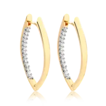 Argola Com Pedras de Zircônia Cravejadas  na Parte Interna Folheada a Ouro 18k