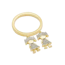 Anel Berloque Duas Meninas Cravejadas em Zircônia Folheado a Ouro 18K