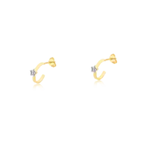 Argola Com Pedras de Zircônia Cravejadas em Estrela Folheada a Ouro 18k