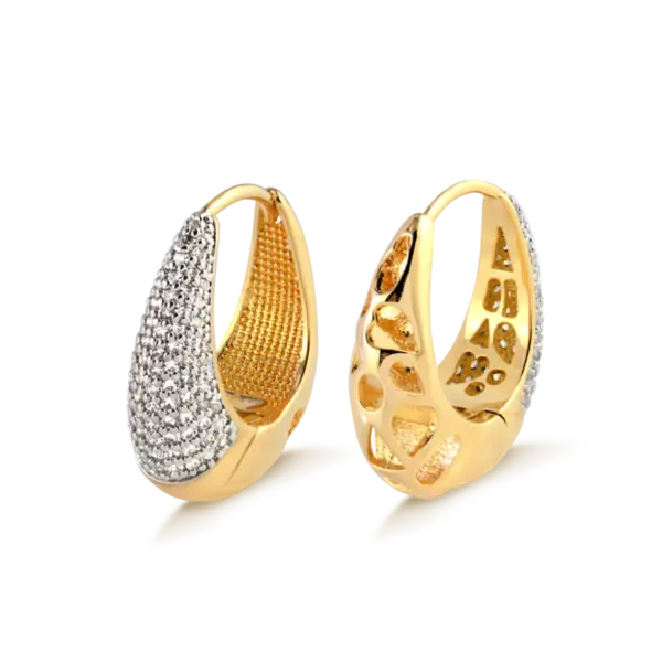 Argola Cravejada Zircônias Folheada a Ouro 18K