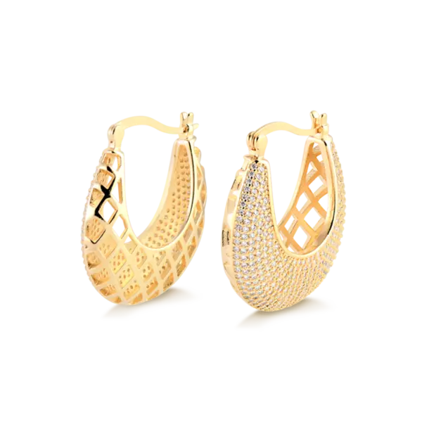 Argola Cravejada Com Zircônia 33x28mm Folheada a Ouro 18k