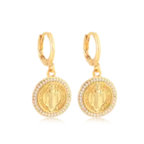 Brinco São Bento Cravejado de Zircônia Folheado a Ouro 18K