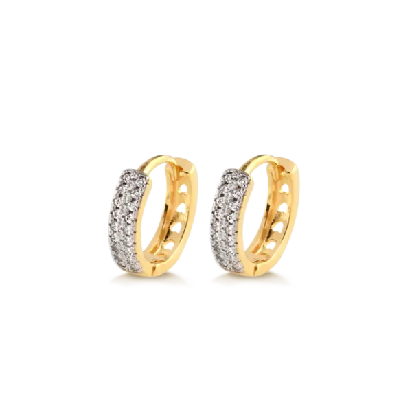 Argola Click 13mm Cravejada Com Zircônia e Coração Vazado Folheada a Ouro 18k