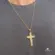Pingente Cruz Detalhe Interior Folheado a Ouro 18k