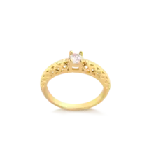 Anel Pedra Redonda Lateral Vazada Folheado a Ouro 18k