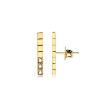 Brinco Palito Com Zircônias Folheado a Ouro 18k