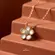 Pingente Flor Madrepérola Folheado a Ouro 18k